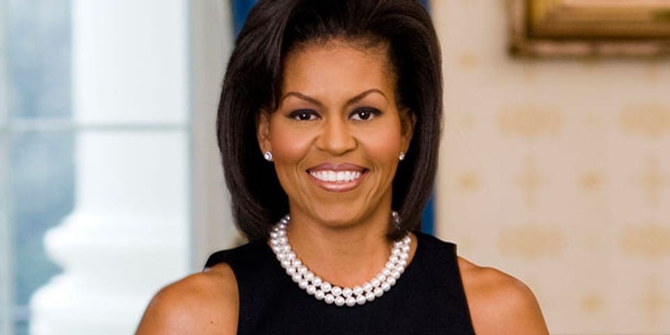 Offizielles Portrait der First Lady Michelle Obama vom Februar 2009.