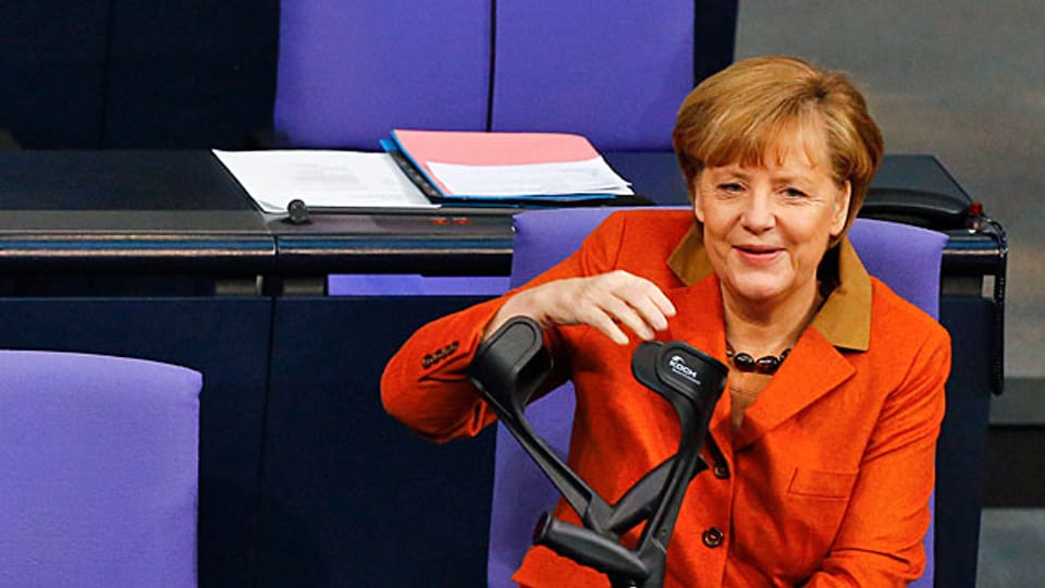 Bundeskanzlerin Merkel im deutschen Bundestag - bevor sie ihre Regierungserklärung abgibt.