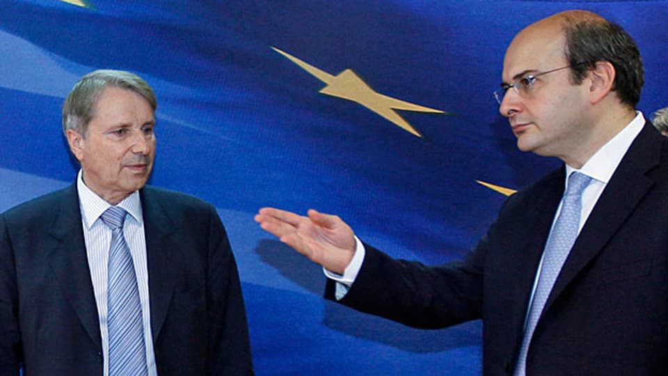 Der Leiter der EU Taskforce für Griechenland, Horst Reichenbach und der griechische Entwicklungsminister Kostis Hatzidakis.