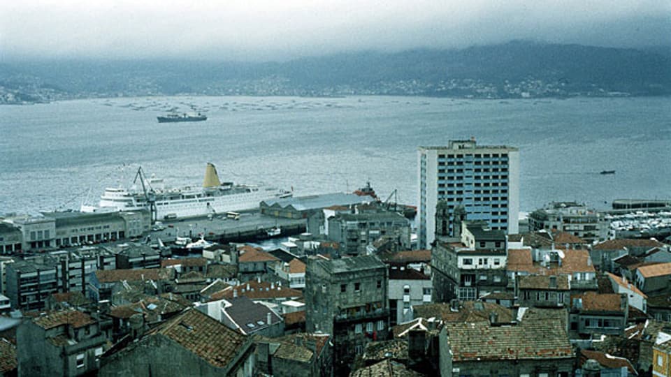 Blick auf die Hafenstadt Vigo im Nordwesten Spaniens. Viele der EinwohnerInnen verstehen das Ergebnis der Abstimmung in der Schweiz nicht.