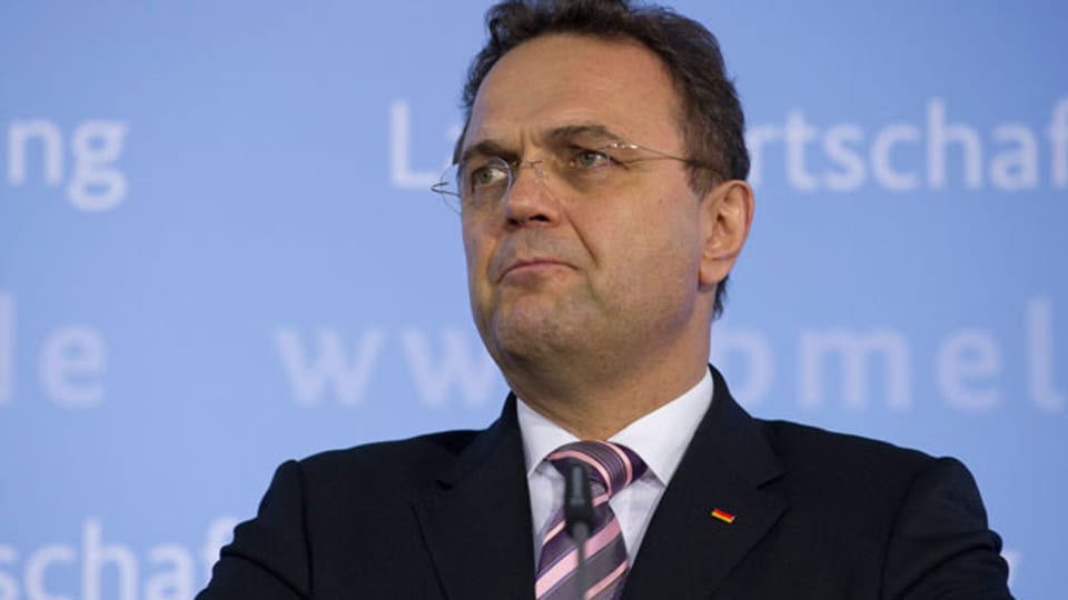 Der deutsche Agrarminister Hans-Peter Friedrich erklärt seinen Rücktritt am 14. Februar 2014.