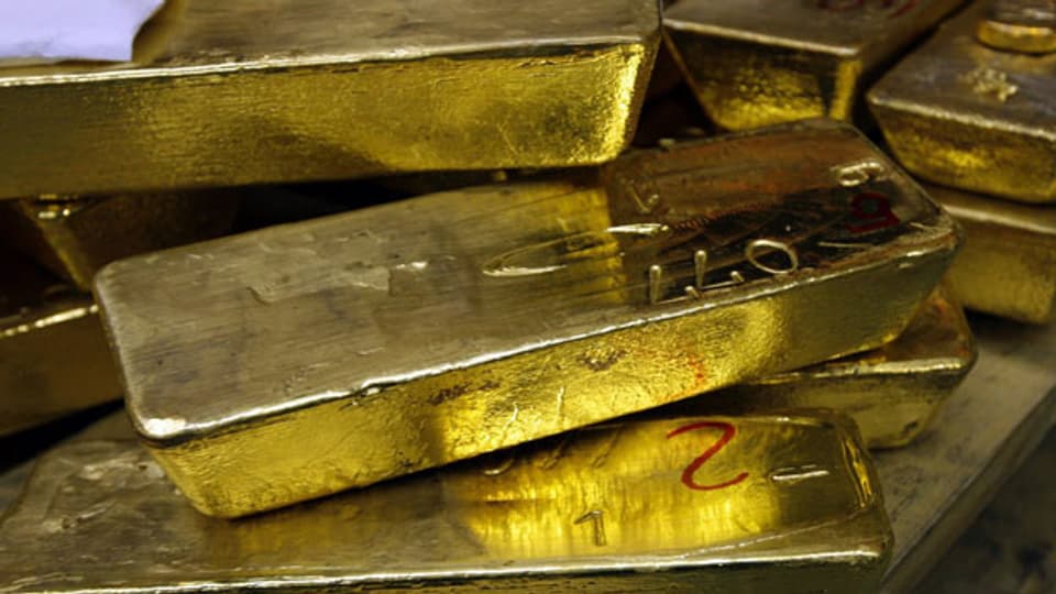 Ein-Kilogramm Goldbarren im Lager der Goldverarbeitungsfirma Argor-Heraeus in Mendrisio, Tessin, Schweiz.