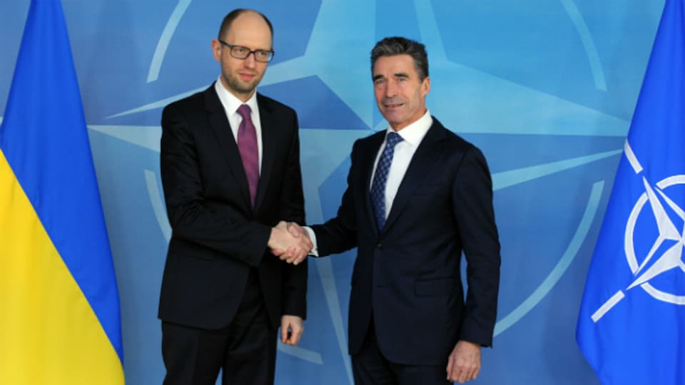 NATO-Generalsekretär Rasmussen und der ukrainische Ministerpräsident Arseni Jazenjuk