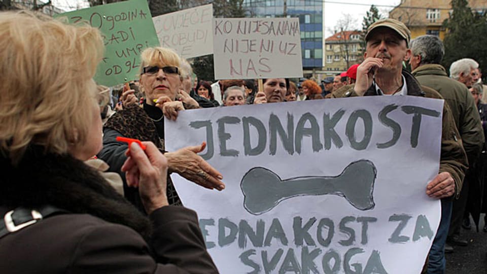 «Gleichheit für alle» forderten Demonstrantinnen und Demonstranten am 21. Februar in Sarajewo.