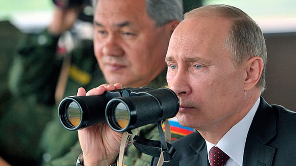 Auch in den östlichen EU-Ländern wächst die Angst vor dem mächtigen und unberechenbaren Nachbarn Russland. Bild: Der russische Präsident Putin mit seinem Verteidigungsminister.