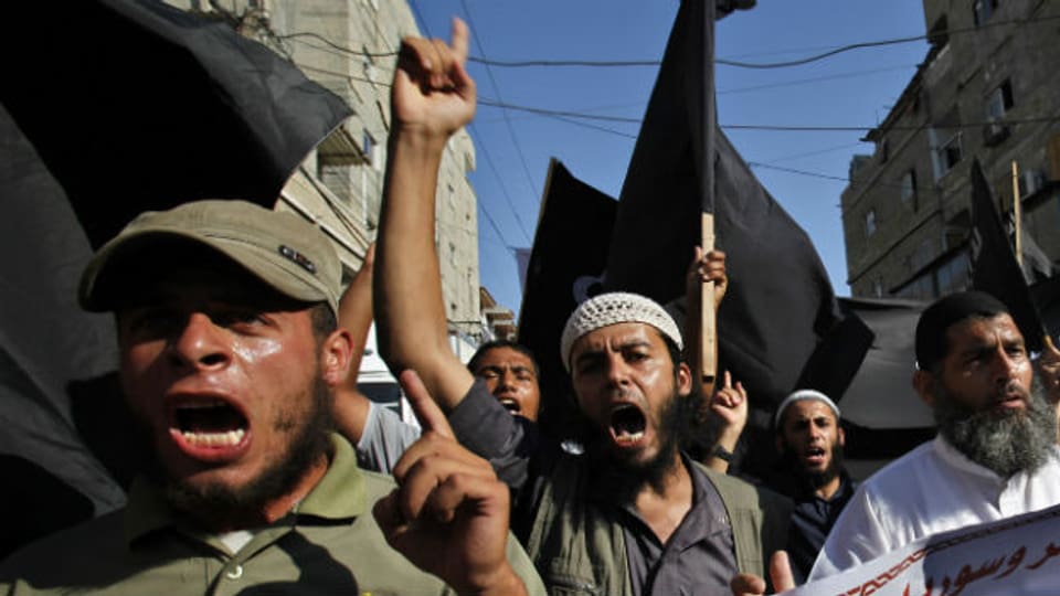 Radikaler als Hamas: Salafisten demonstrieren in Gaza gegen die Regimes in Syrien und Ägypten.