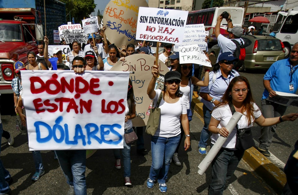 Mitarbeitende der Zeitung «El Impulso» demonstrieren in Caracas.