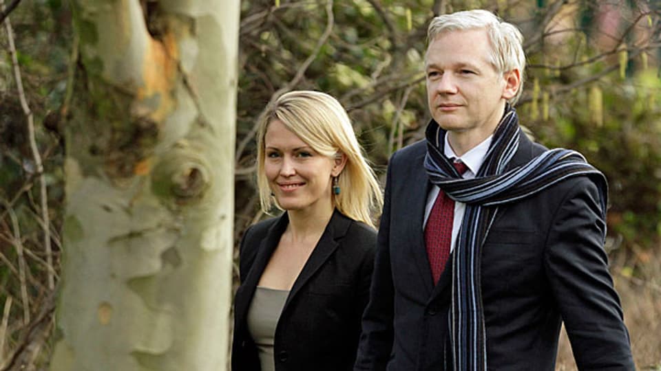 Die australische Anwältin Jennifer Robinson mit Wikileaks-Gründer Julian Assange.