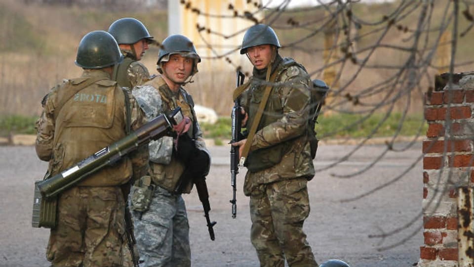 Ukrainische Sicherheitskräfte im ostukrainischen Kramatorsk.