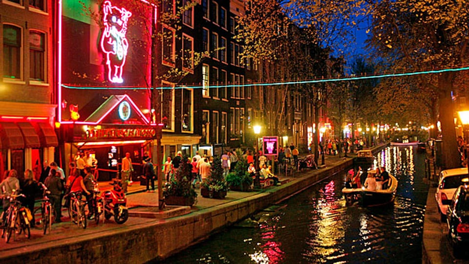 Nachtleben in Amsterdam: Der Nachtbürgermeister von Amsterdam sagt: Ein lebendiges Nachtleben trägt dazu bei, dass junge Menschen in der Stadt wohnen.