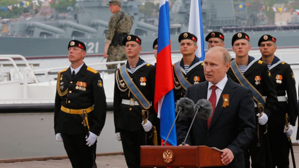 Der russische Präsident Wladimir Putin hält eine Rede während der Veranstaltungen am «Tag des Sieges» in Sewastopol am 9. Mai 2014.