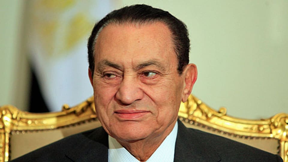 Als ägyptischer Präsident hat Hosni Mubarak öffenltiche Gelder für sich abgezweigt; dafür muss es nun ins Gefängnis. Hier ein Bild vom Februar 2011.