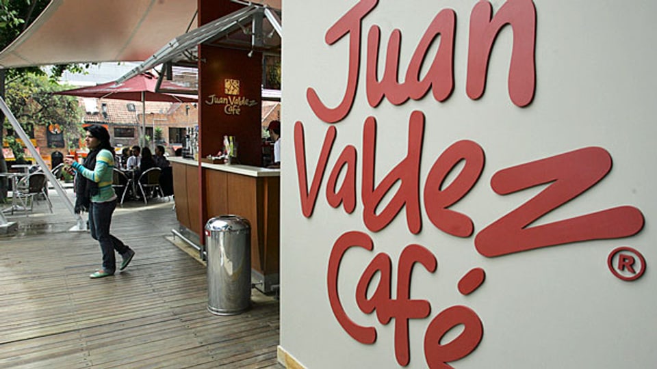 Die weltweit 300 Juan-Valdez-Coffeeshops gehören den Kaffeezüchtern; das sind fast 600‘000 Kleinbauern, erklärt Maria Fernanda Concha, die Sprecherin des Branchenverbandes.