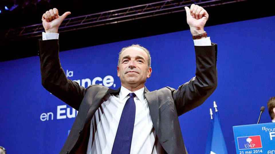 Am 21. Mai shien der UMP-Vorsitzende Copé noch Grund zum jubeln zu haben; der Grosserfolg des Front National bei den Europawahlen und eine Affäre um falsche Abrechnungen haben ihn nun zum Rücktritt gebracht.