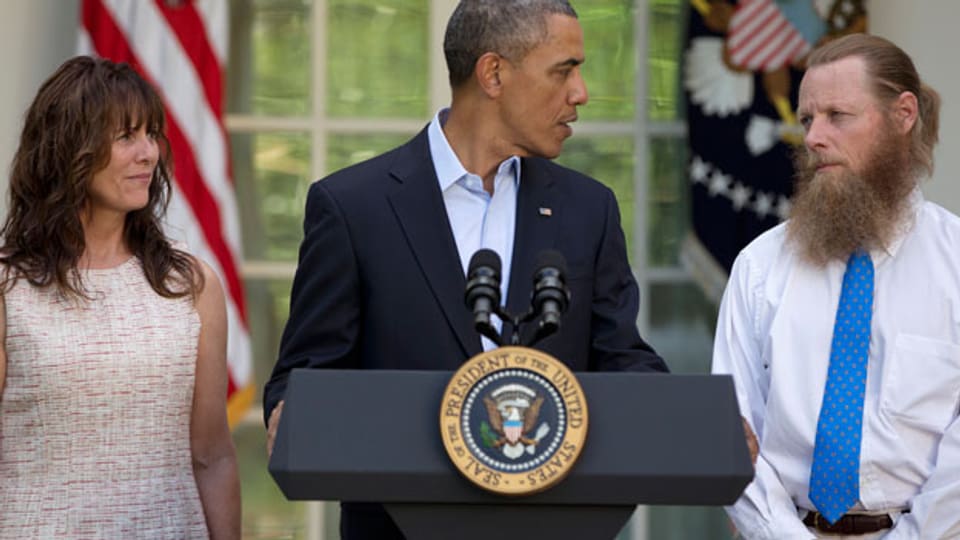 Präsident Obama spricht zu den Eltern des freigelassenen Soldaten.