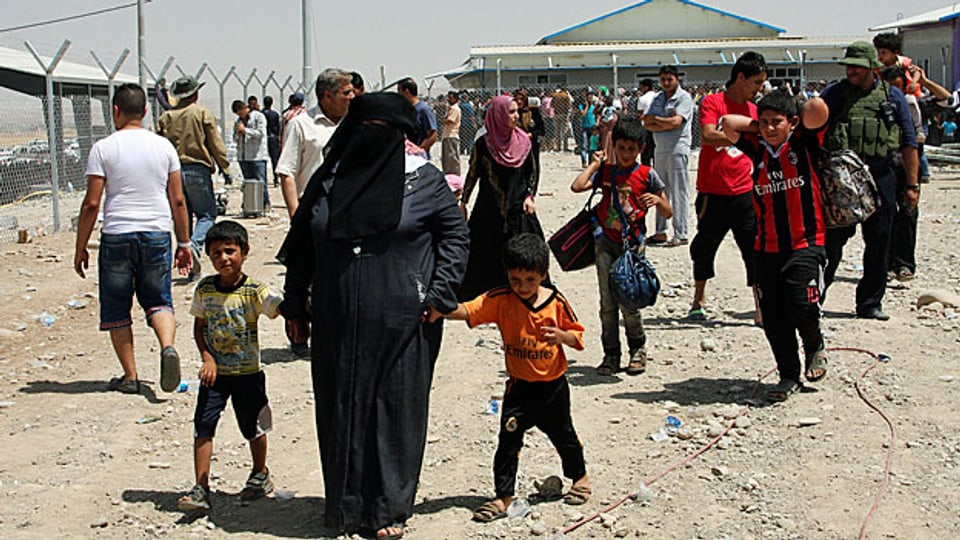 Etwa eine halbe Million Menschen sind aus der nordirakischen Stadt Mosul geflüchtet. Viele der Flüchtlinge in die etwa 80 Kilometer entfernte kurdische Stadt Erbil.
