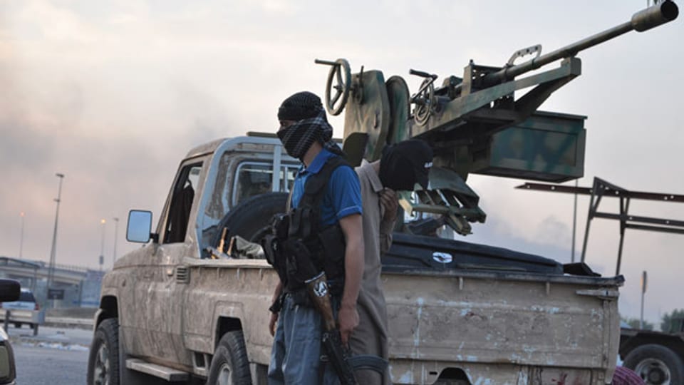 «Den Extremisten sollte der Atem ausgehen, sobald sie auf richtigen Widerstand stossen», sagt Nahost-Experte Walter Posch. Bild:  Ein Isis-Kämpfer in der nordirakischen Stadt Mossul.