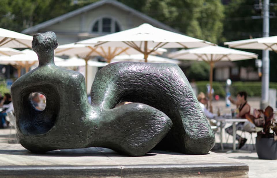 Statue vor dem Kunsthaus Zürich