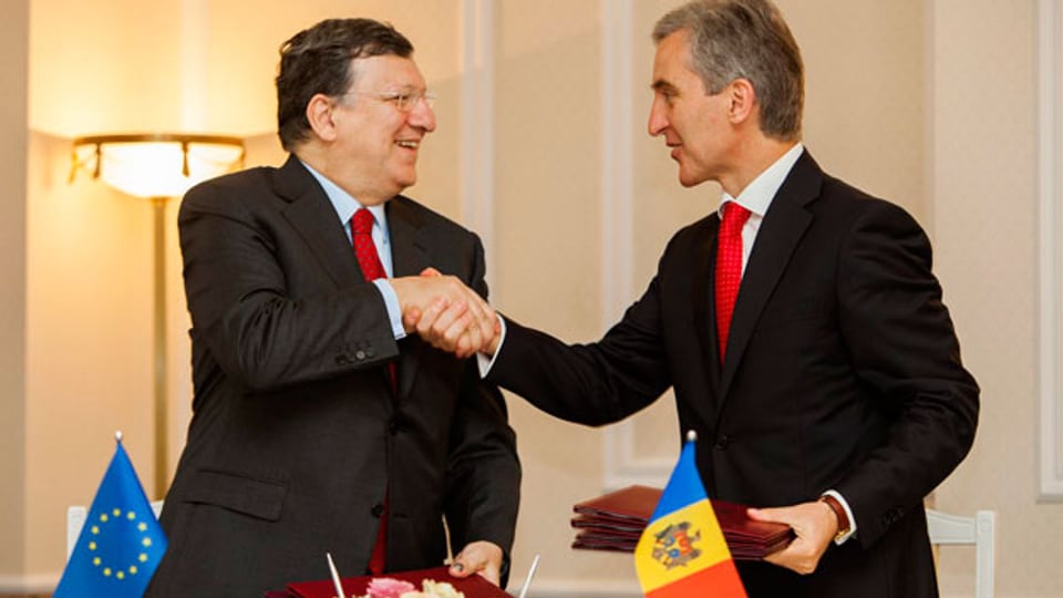 Präsident der Europäischen Kommission, Jose Manuel Barroso, (links) und der moldauische Premierminister Iurie Leanca nach der Unterzeichnung der bilateralen Verträge in der Staats Residenz in Chisinau, Moldawien, am 12. Juni 2014.