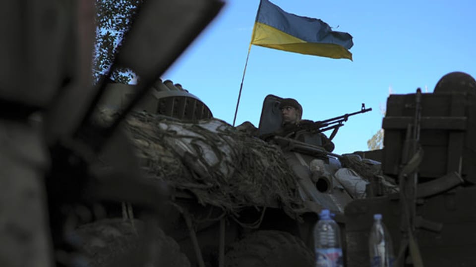 Seit dem Ende der Waffenruhe nehmen ukrainische Truppen wieder Städte in den Regionen Lugansk und Donezk unter Beschuss.