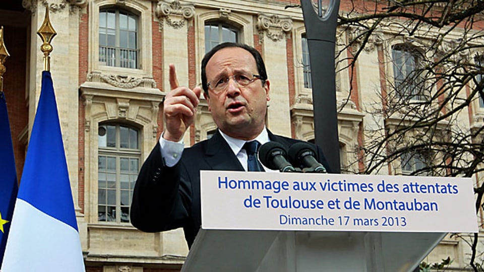 Der französische Präsident an der Gedenkzeremonie für die Opfer Merahs. Der Attentäter Mohamed Merah hat im März 2013 Frankreich in Angst versetzt. Er bezeichnete sich selbst als al-Kaida-Kämpfer und tötete in Toulouse sieben Menschen.