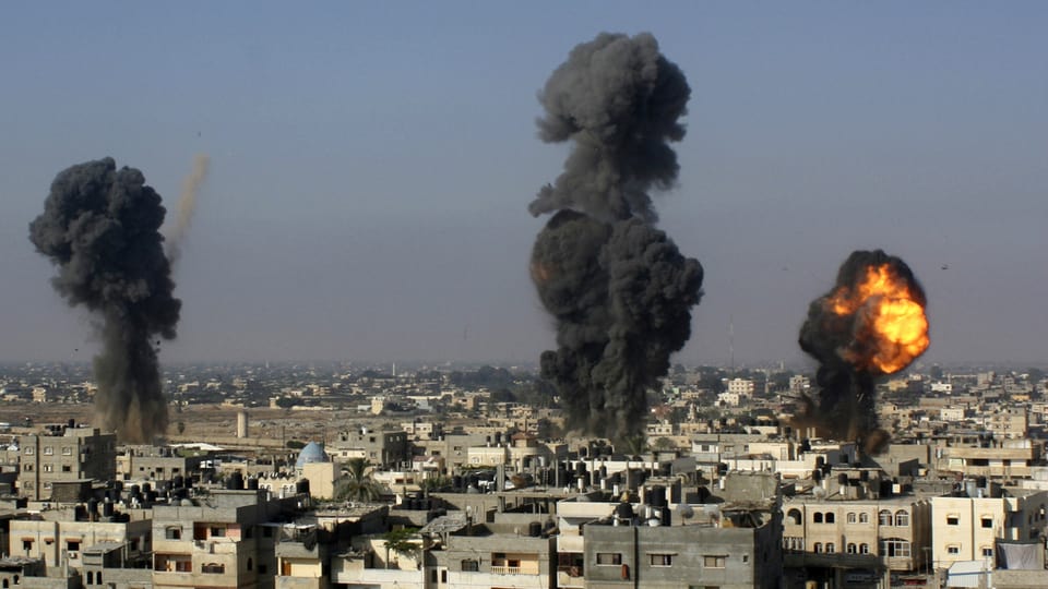 Israel beantwortet Raketen aus dem Gazastreifen mit Luftangriffen.
