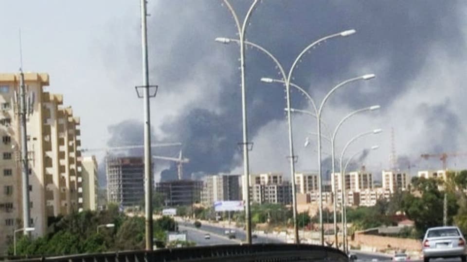 Rauch über der libyischen Stadt Tripolis.