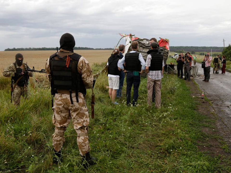Prorussische Separatisten kontrollieren die Absturzstelle der MH17