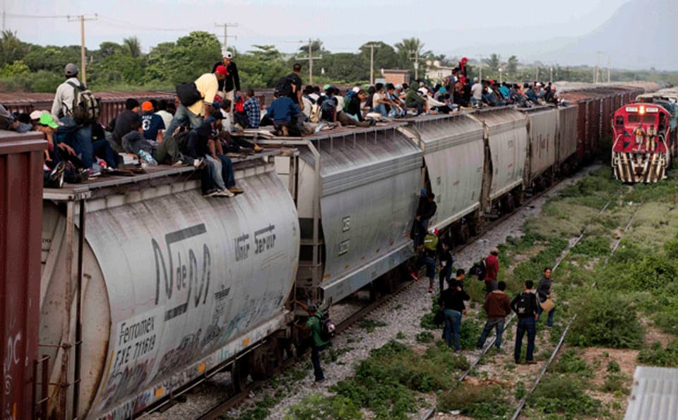 illegalie Bahnpassagiere aus Zentralamerika auf dem Weg Richtung Norden
