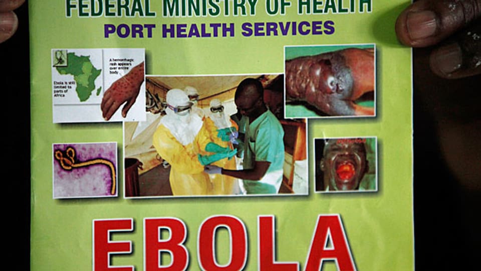 Informationen über Ebola am Flughafen der nigerianischen Hauptstadt Lagos.
