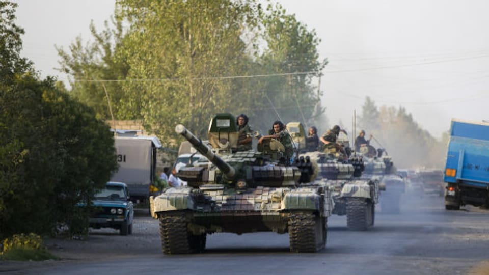 Panzer der aserbaidschanischen Armee entlang der Grenze zu Armenien.