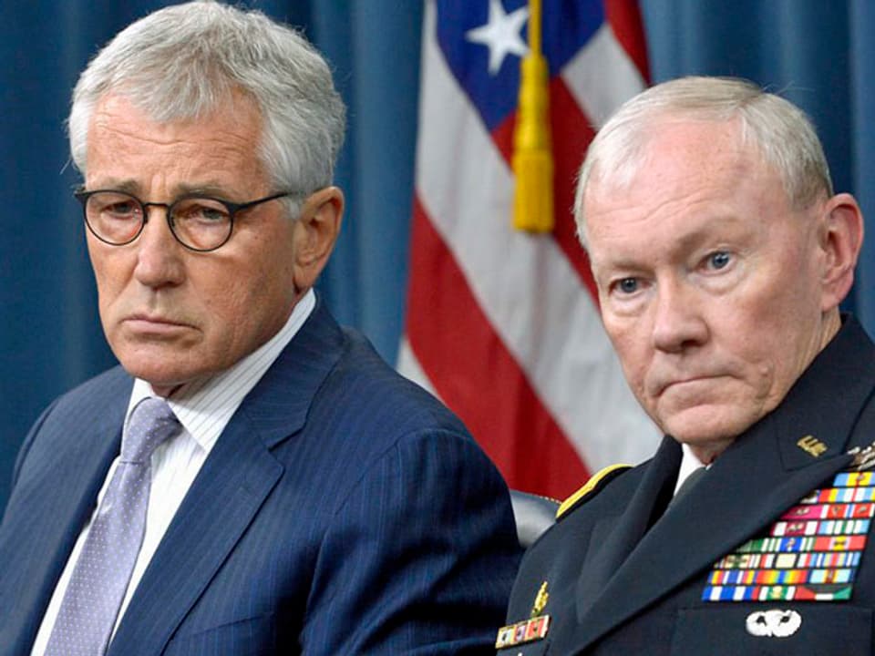 US-Verteidigungsminister Chuck Hagel (links) und Generalstabschef Martin Dempsey, anlässlich einer Medienkonferenz im Pentagon am 21. August 2014.