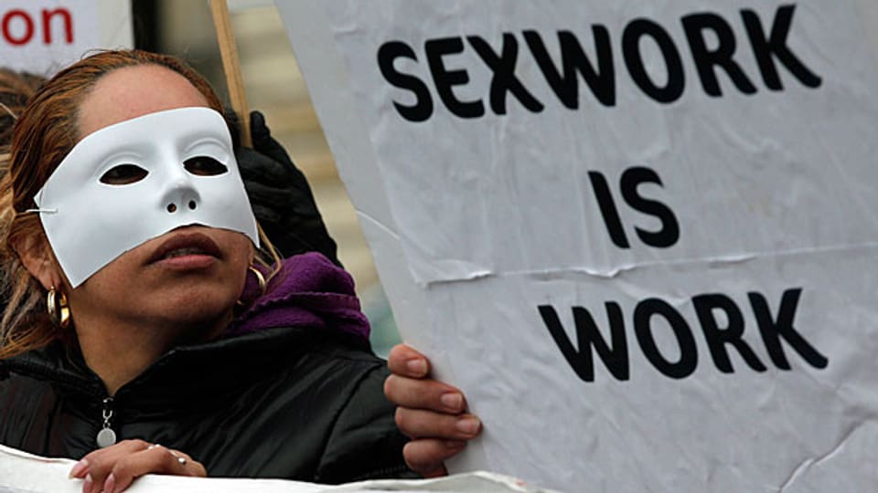 Alle schwedischen Akademiker sind sich einig, dass die Prostitution seit dem Verbot nicht zurückgegangen sei. Bild: Proteste von Exarbeiterinnen in Frankreich.