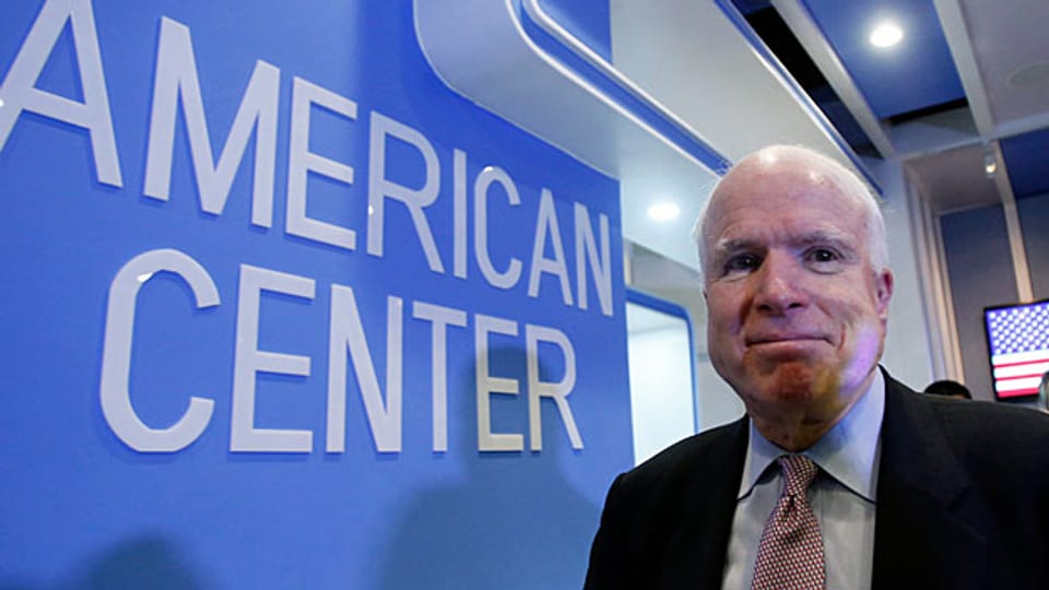 Der Republikaner John McCain kritisiert die Aussenpolitik von US-Präsident Obama.