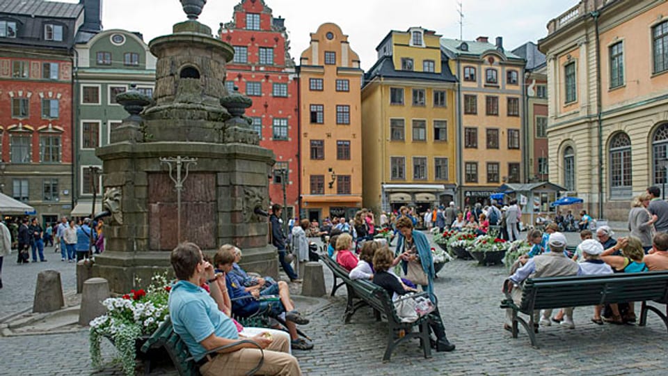 Auch in der Stockholmer Altstadt verstehen viele Leute, dass sich Schweden von der Neutralität verabschieden will.