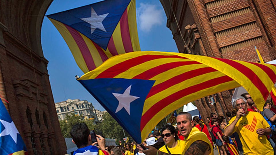 In Barcelona feiern die Katalanen ihren Unabhängigkeitstag – und demonstrieren dafür, dass am 9. November über das Referendum zur Unabhängigkeit Kataloniens von Spanien abgestimmt werden kann.
