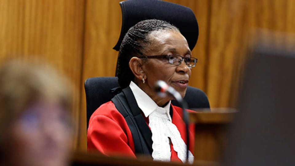 Richterin Thokozile Masipa verkündet ihr Urteil im Prozess gegen den Paralympischen Star Oscar Pistorius in Pretoria am 12. September 2014.