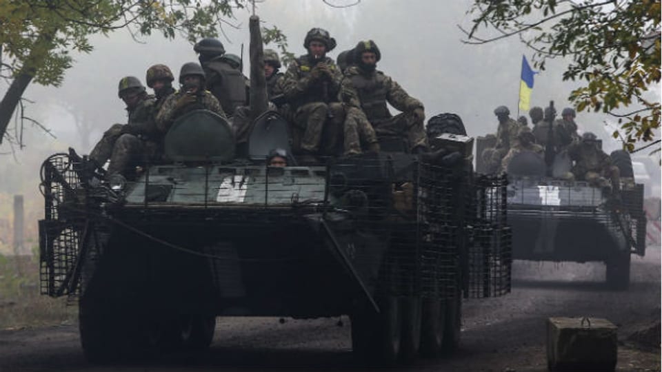 Ukrainische Soldaten auf dem Weg in die Ostukraine.