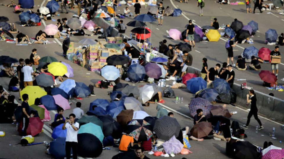  Studenten protestieren auf der Strasse in Hongkong.