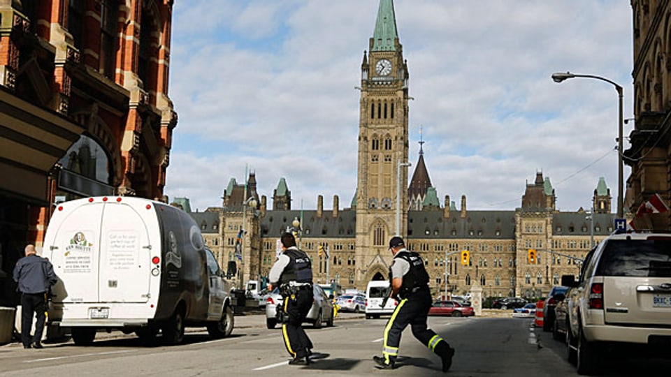 Polizeikräfte in der Nähe des Parlaments in der kanadischen Hauptstadt Ottawa.