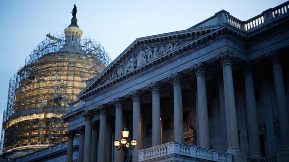 Abenddämmerung über dem US-Capitol in Washington am 4. November 2014.
