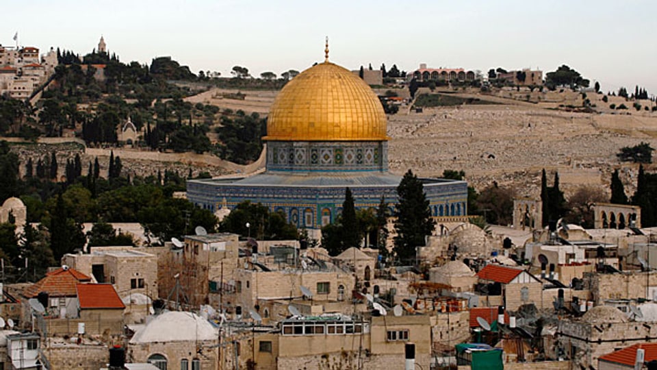 Jerusalem mit Felsendom und al-Aksa-Moschee: Die Palästinenser in Jerusalem sind ohne politischen Rückhalt, und die Israeli fühlen sich ungeschützt vor weiteren Attentätern.