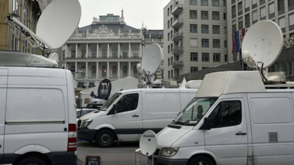 TV-Stationen aus aller Welt berichten über die Atomgespräche in Wien.