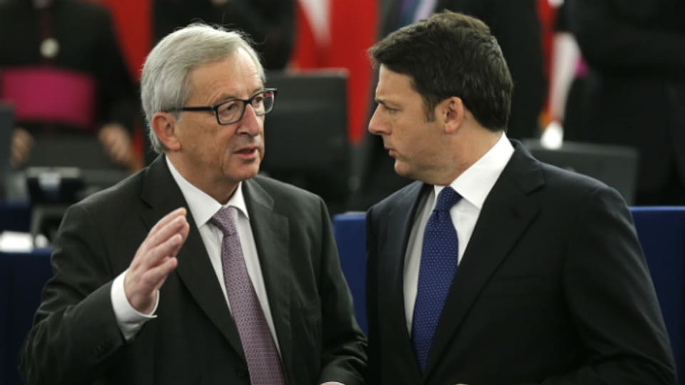 Will die europäische Wirtschaft wieder in Schwung bringen: Jean-Claude Juncker (links) im Gespräch mit Matteo Renzi.
