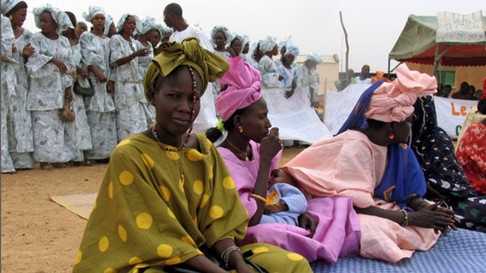Senegalesische Frauen während einer Veranstaltung in Matam, Senegal.