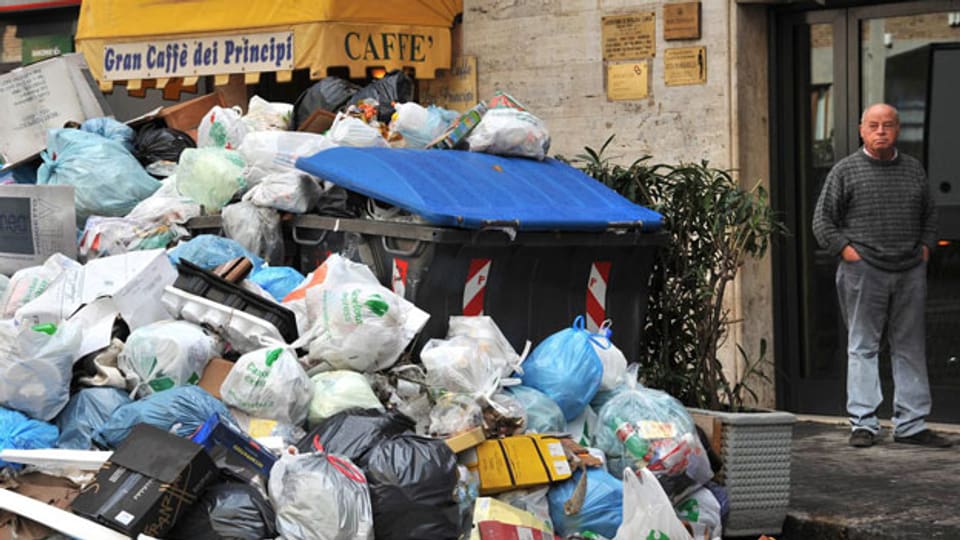 218 Abfallhalden gibt es in Italien; 16 davon mit hochgiftigem Müll. Und in Griechenland ist die Situation nicht besser.