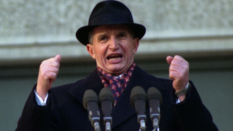 Nicolae Ceausescu spricht im November 1989, kurz vor seinem Sturz, zum rumänischen Volk.