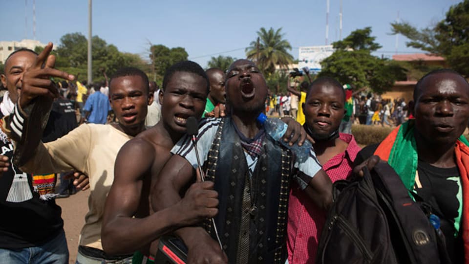 Zehntausende von Demonstranten forderten in der Hauptstadt Ouagadougou die Absetzung des Präsidenten von Burkina Faso, Blaise Compaoré.
