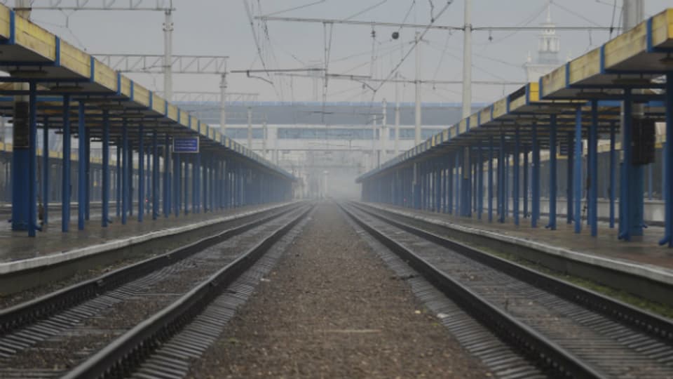 Die Regierung in Kiev hat die Zug- und Strassenverbindungen auf die Krim unterbrochen.