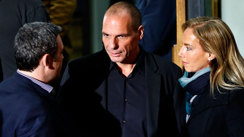 Neuer Finanzminister wird der Athener Ökonom Giannis Varoufakis (Mitte). Er will keinen Austritt des Landes aus dem Euro.